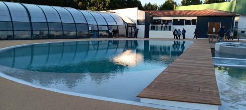 Leon House | vsp arbousiers B07