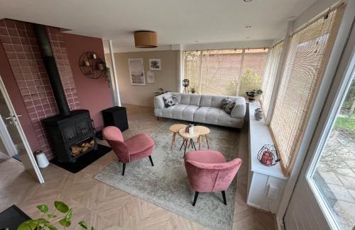 Warmenhuizen House | VT wonen stijl vakantiebungalow nabij zee, strand, bos en duinen voor 6 personen