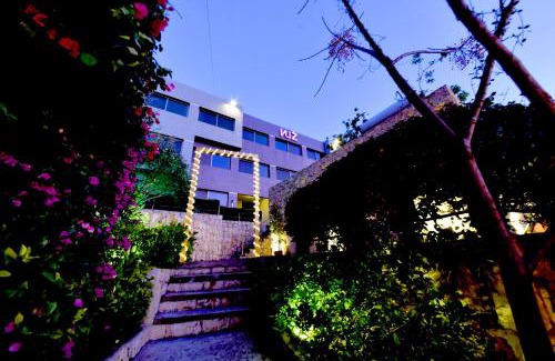 Blat Hotel | VU'Z Hotel