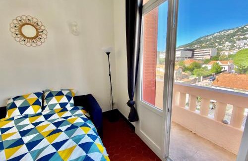 Toulon Apartment | Vue Faron - Appart cosy - Proche Téléphérique/Gare