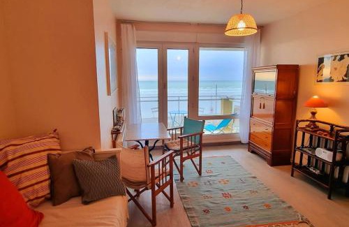 Dieppe Apartment | Vue imprenable sur la mer BY HOLIDIEPPE