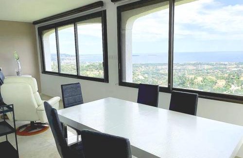 Mandelieu-La-Napoule Apartment | Vue Mer exceptionnelle au Grand Duc - Calme - Clim - garage