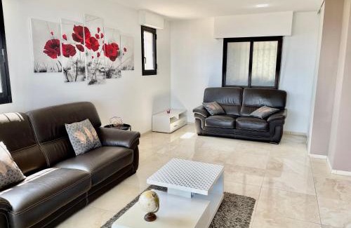 Mandelieu-La-Napoule Apartment | Vue Mer exceptionnelle au Grand Duc - Calme - Clim - garage