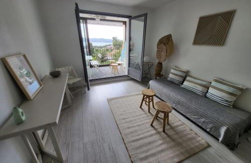 Saint-Mandrier-sur-Mer House | Vue mer imprenable Cosy T3, 6 pers, parking
