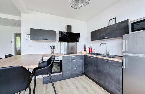 Royat Apartment | Vue Panoramique & Charme Romeuf E