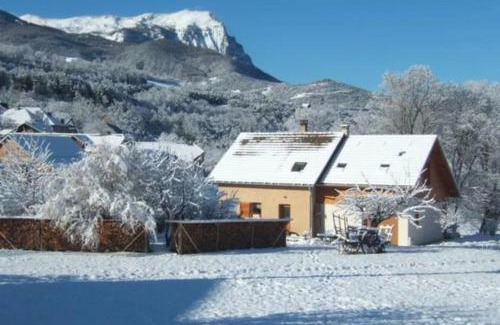 Les Sagnieres Apartment | Vue sur embrun lac de serre-ponçon