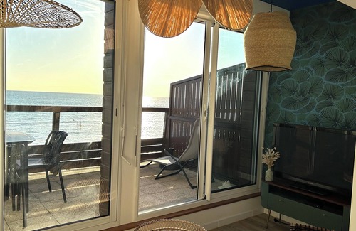 Agon-Coutainville Apartment | Vue sur Mer, Appartement Rénové au Coeur de la Station Balnéaire