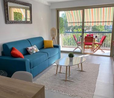 Cros-de-Cagnes Apartment | VUE SUR MER - Magnifique appartement tout confort - Terrasse et parking privé