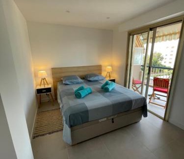 Cros-de-Cagnes Apartment | VUE SUR MER - Magnifique appartement tout confort - Terrasse et parking privé