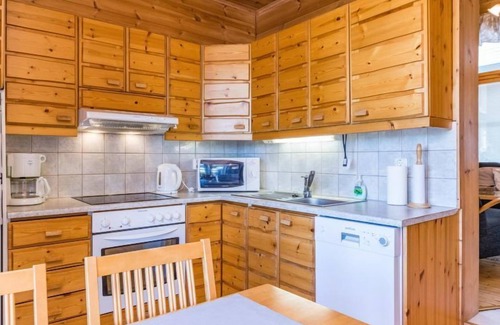 Rukatunturi House | Vuosseli-kelkka 15b by Interhome