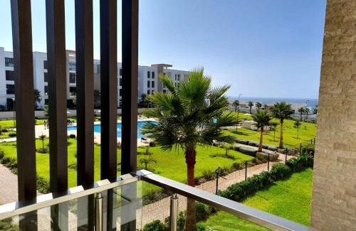 Plage des Nations Apartment | Vus sur mer et piscine