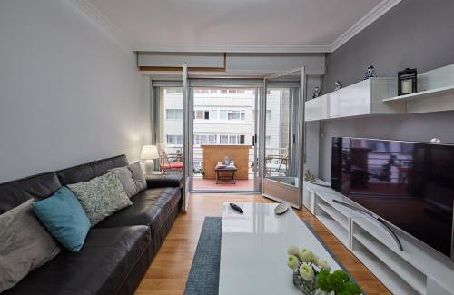 El Ensanche Zona Nuova House | Vut Salvador Santiago