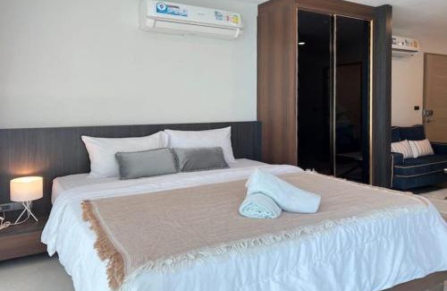 Patong Apartment | VV Patong Apartment B402, Close to Patong's Nightlife, Beach & More