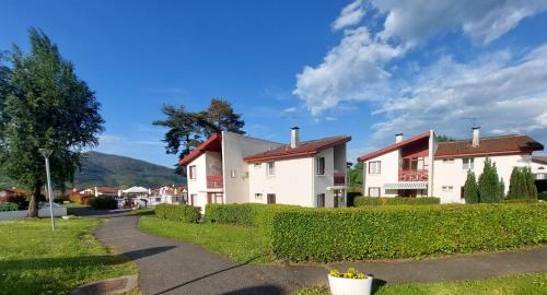 Saint-Jean-Pied-de-Port Resort | VVF Résidence Pays Basque Saint-Jean-Pied-de-Port