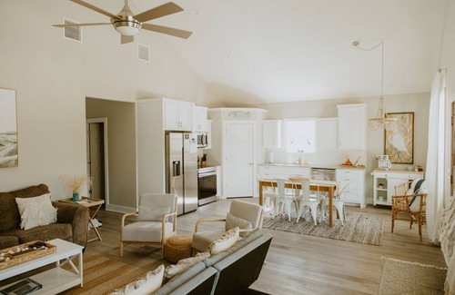 Steinhatchee House | VV’s Villa Steinhatchee Landing Resort- Dog Friendly