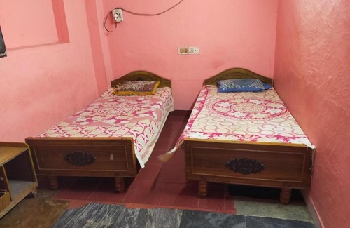Mahabalipuram Beach House | VVV SATHISH GUEST HOUSE