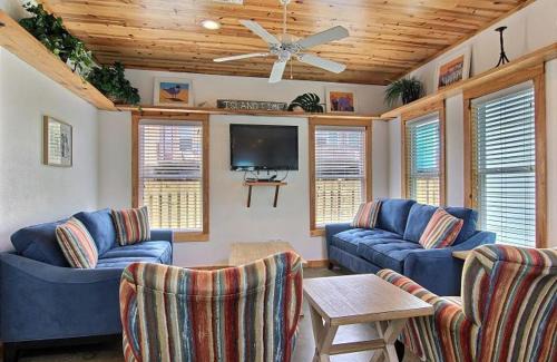 Port Aransas House | VW3 Home in Gated Community, 3 Parking Spaces, Access to Garage, 2 Heated Shared Pools
