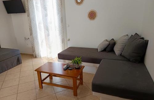 Adamas Apartment | Vythos