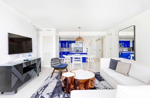 Barrier Island Condo | W Residences 2 Bed Unit | Beachfront and Luxe Stay