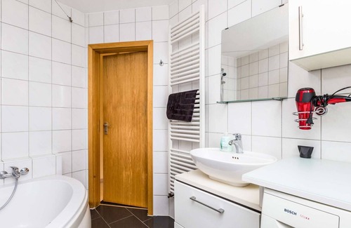 Muelheim Apartment | W1 apartment -1. OGBecome our guest, or rather our friend.