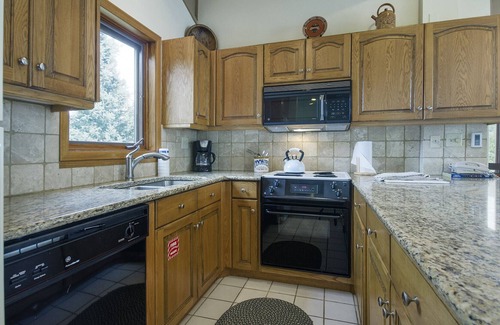 Steamboat Springs Condo | W3531 | Top Floor Condo | Beautiful Views | Shuttle | Short Walk to Skiing | Hot