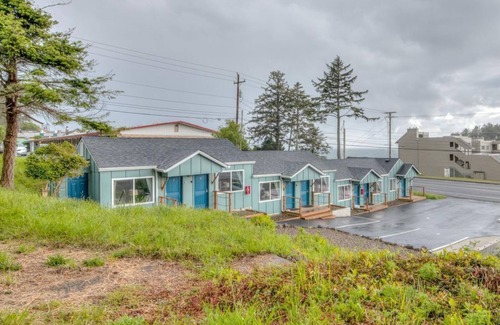 Depoe Bay Apartment | W6 - Pilot @ Whale Inn