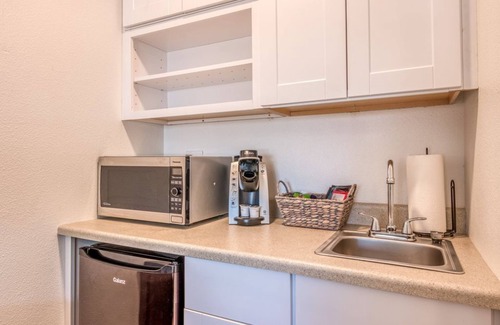 Depoe Bay Apartment | W7 - Minke @ Whale Inn