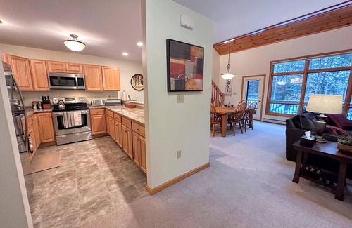 Bretton Woods Condo | W74 cozy spacious 2-bedroom Bretton Woods home close to Mt Washington Hotel