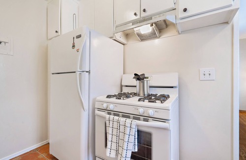 Hollywood Apartment | W8-Charming Studio apartment with WiFi in vibrant Los Angeles
