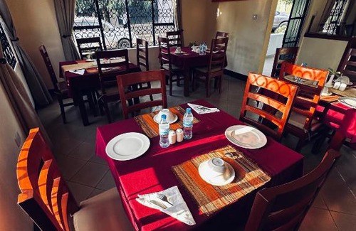 Arusha Hotel | Wademac Arusha Inn Hotel