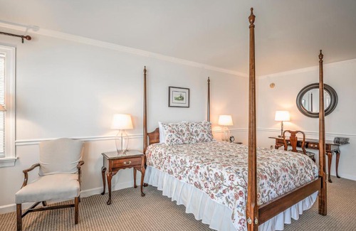 McDaniel Bed & Breakfast | Wades Point Inn on the Bay