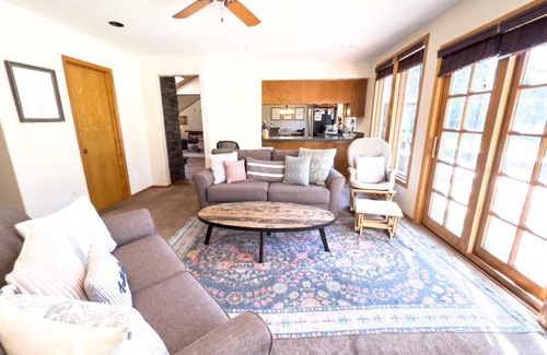 Sisters House | Wagon Wheel Home