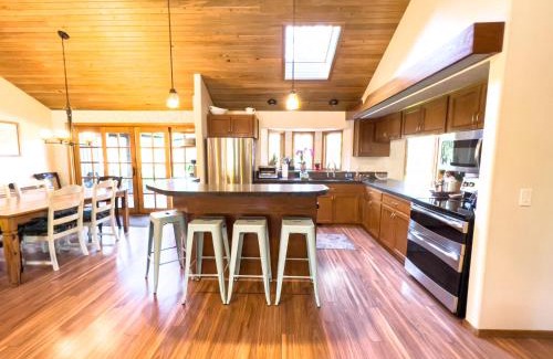 Sisters House | Wagon Wheel Home