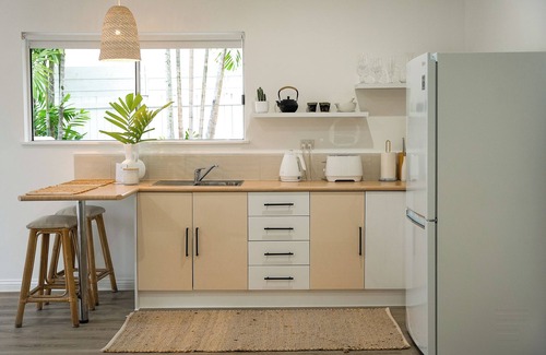 Kewarra Beach House | Wai Tui Villas, couples getaway-4min walk to beach