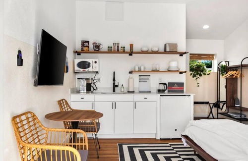 Chandler Apartment | Waiakapuhi Studio suite.ʻoluʻolu pālua