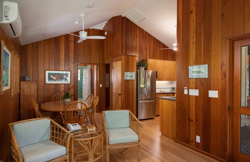 Puako Cottage | Waialea Bay Beachfront Home with AC