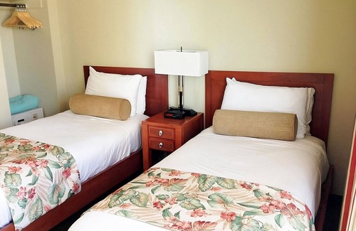 Waikiki House | Waikiki 1BR Suites | 2 Twins & Kitchens | Pool Access | 2 Units