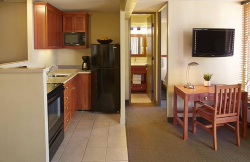 Waikiki House | Waikiki 1BR Suites | 2 Twins & Kitchens | Pool Access | 2 Units