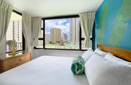 Waikiki Apartment | Waikiki 1BR with Free Parking, Wi-Fi & Steps to Beach!