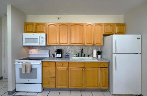 Waikiki Apartment | Waikiki 1BR with Free Parking, Wi-Fi & Steps to Beach!