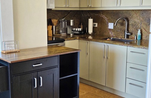 Waikiki Apartment | Waikiki 3-bed, Ocean View, Central A/C, Free Parking, 1 Bock to Waikiki Beach