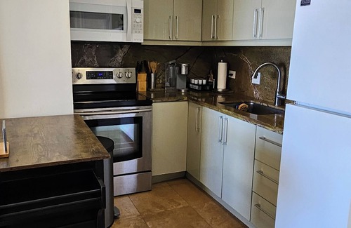 Waikiki Apartment | Waikiki 3-bed, Ocean View, Central A/C, Free Parking, 1 Bock to Waikiki Beach