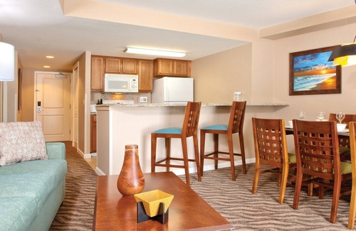 Waikiki Resort | Waikiki Beach Walk Resort 2BR/2BA