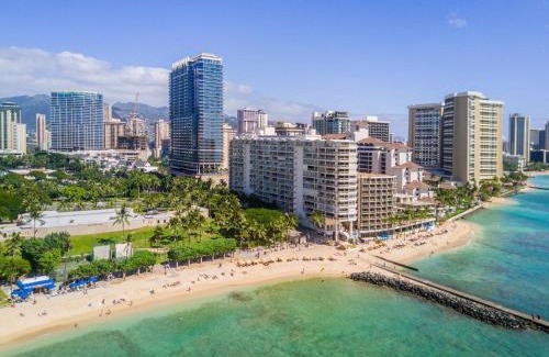 Waikiki Apartment | Waikiki Shore 305 (beachfront/balcony)