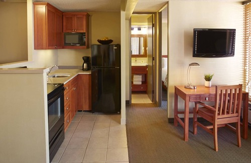 Waikiki Hotel | Waikiki Suites | 2 Units | 1BR with 2 Twins | Near Kuhio Ave