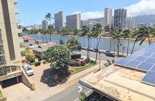 Waikiki Condo | Waikīkī Wind - Private Condo Near Beach with Canal View & Lanai