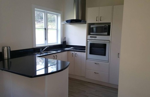 Waikino House | Waikino - Karangahake Bach and Accommodation