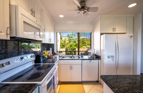 Wailea Condo | Wailea Ekahi Premier 1 Bd+2Ba Condominium 20G-Adjacent to Keawakapu Beach