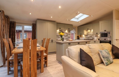 Troutbeck Cottage | WAINWRIGHT LODGE, pet friendly, with hot tub in Windermere