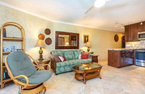 Kihei Condo | Waiohuli Beach Hale D-117 Oceanfront View at Ground Floor Unit Great Location